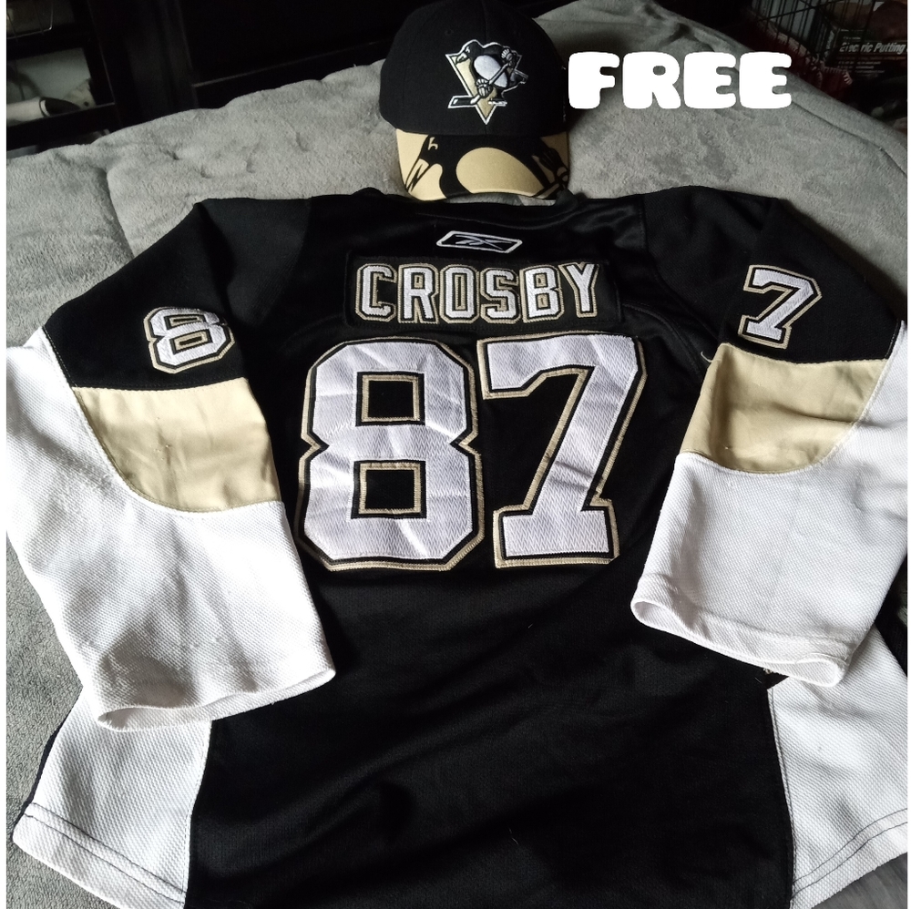 Crosby Pens Reebok Youth L/XL Jersey. 🚨 FREE Fitted L/XL Center Ice ball Cap